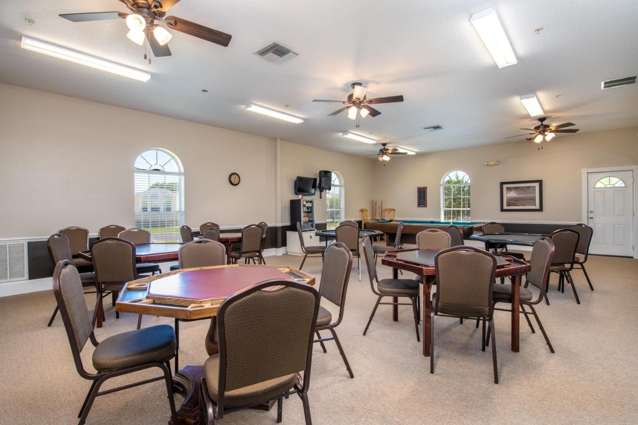 Majestic Oaks Rv Resort Zephyrhills Exteriör bild